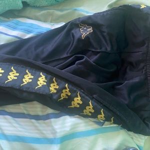 I’m selling a kappa pants black and gold men small